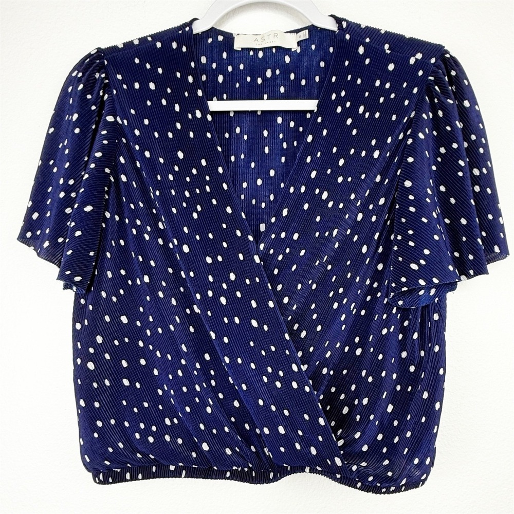 ASTR the Label Navy Polka Dot Pleated Surplice Flutter Sleeve Blouse Medium